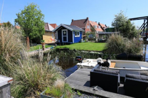 VakantieStudioGrou Blokhut aan het water